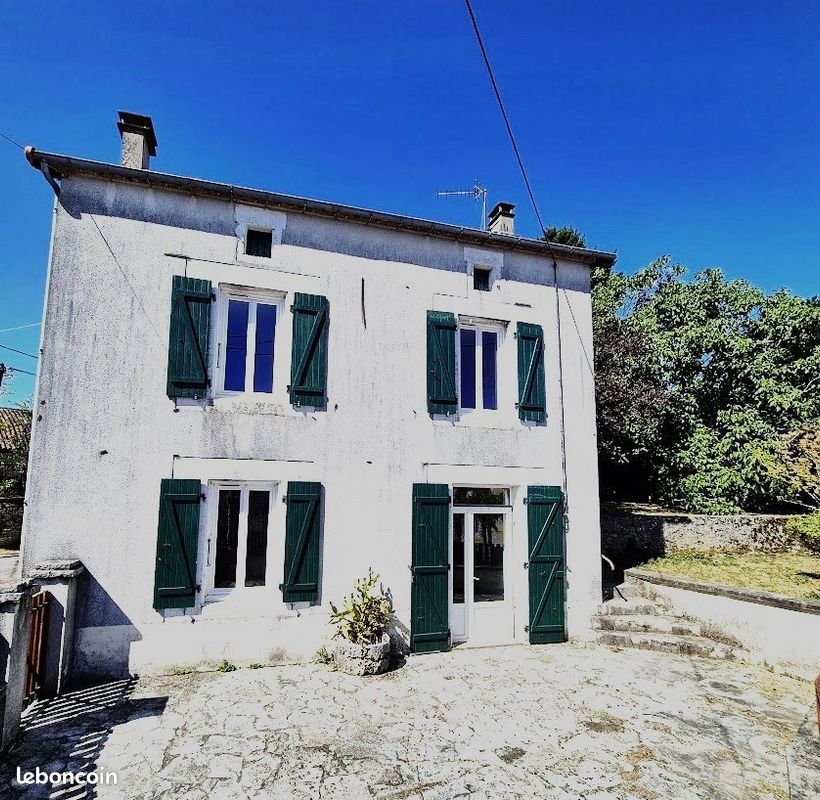 Maison 4 pièces 83 m² · à Saint-Claud · 83 m² · 86 000 €