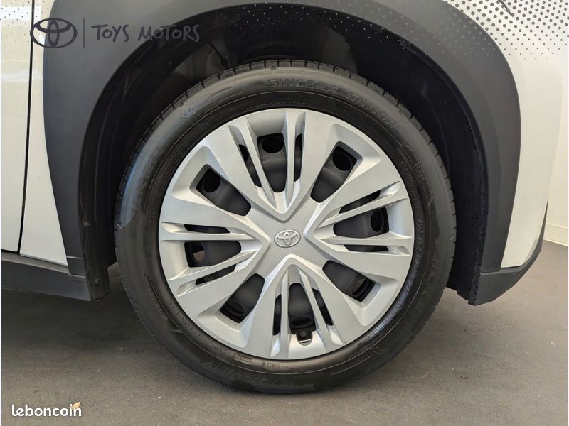 Toyota aygo x 1.0 VVT-i 72 Dynamic S-CVT (image 7)