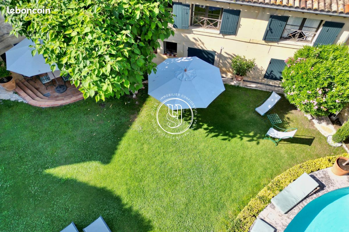 Maison 9 pièces 280 m² · à Uzès · 280 m² · 1 200 000 €