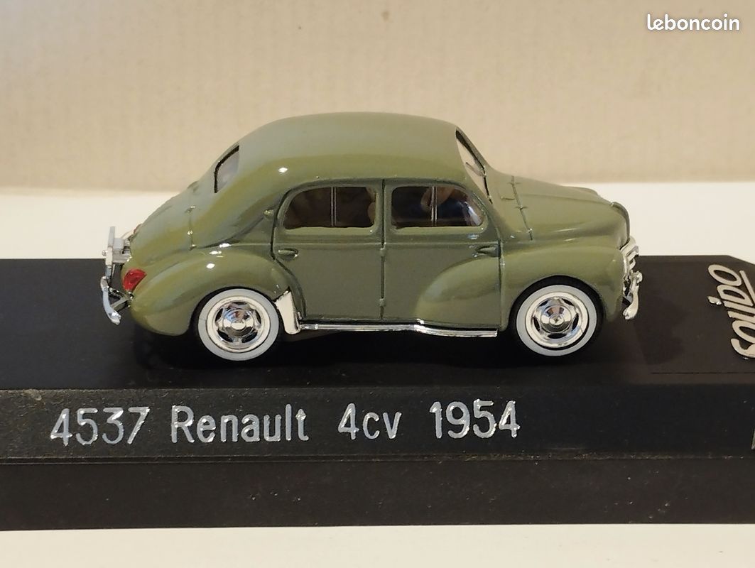 Solido Modelo de Coche a Escala 1:18 Renault 4CV Rouge
