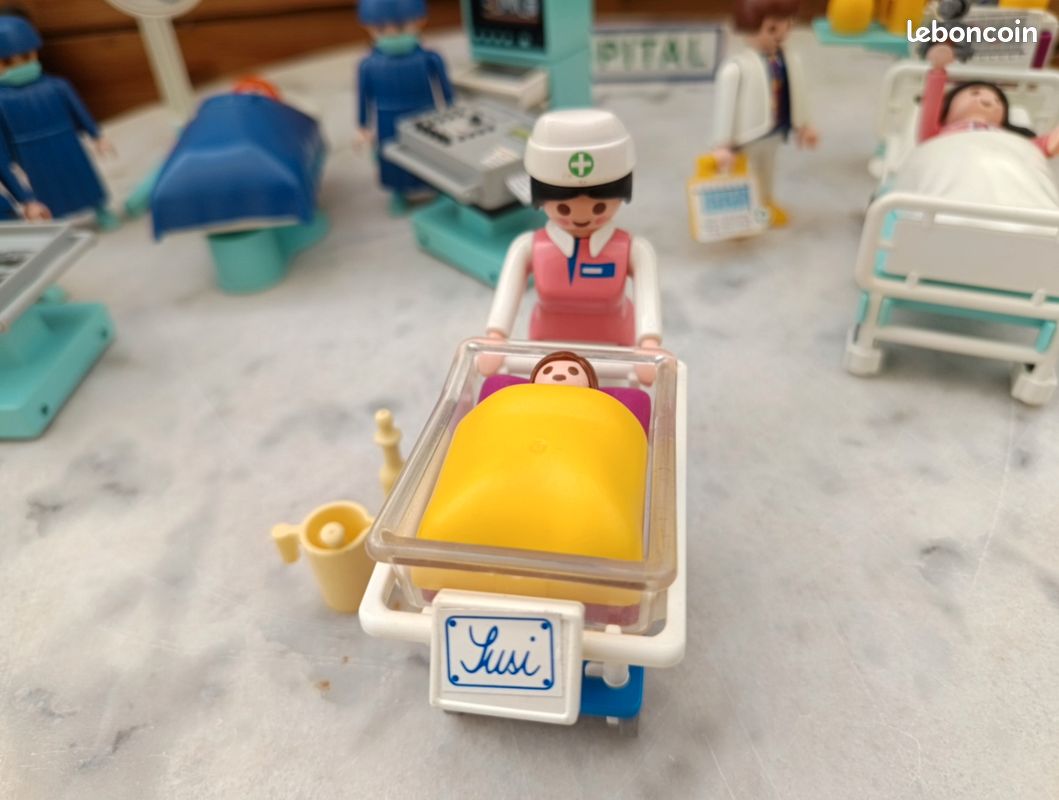 Playmobil 3980 - Chambre D'hôpital Avec Cheveux Couette Noire - RARE