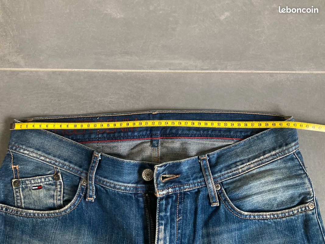 Jean Homme EST1972 Rare - Taille 34x32, 8 Poches, Fermeture éclair Rouge, Matière Ramie/coton, Occasion Très Bon état