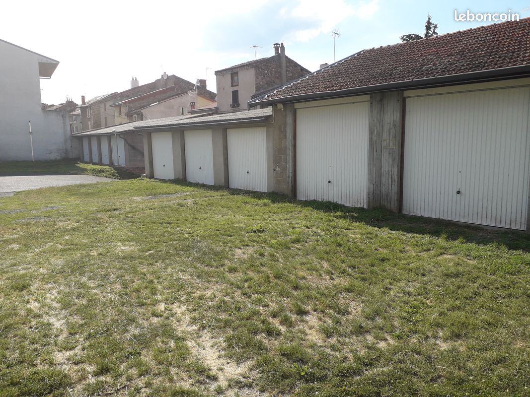 Garage a louer · à Brioude · 70 €/mois
