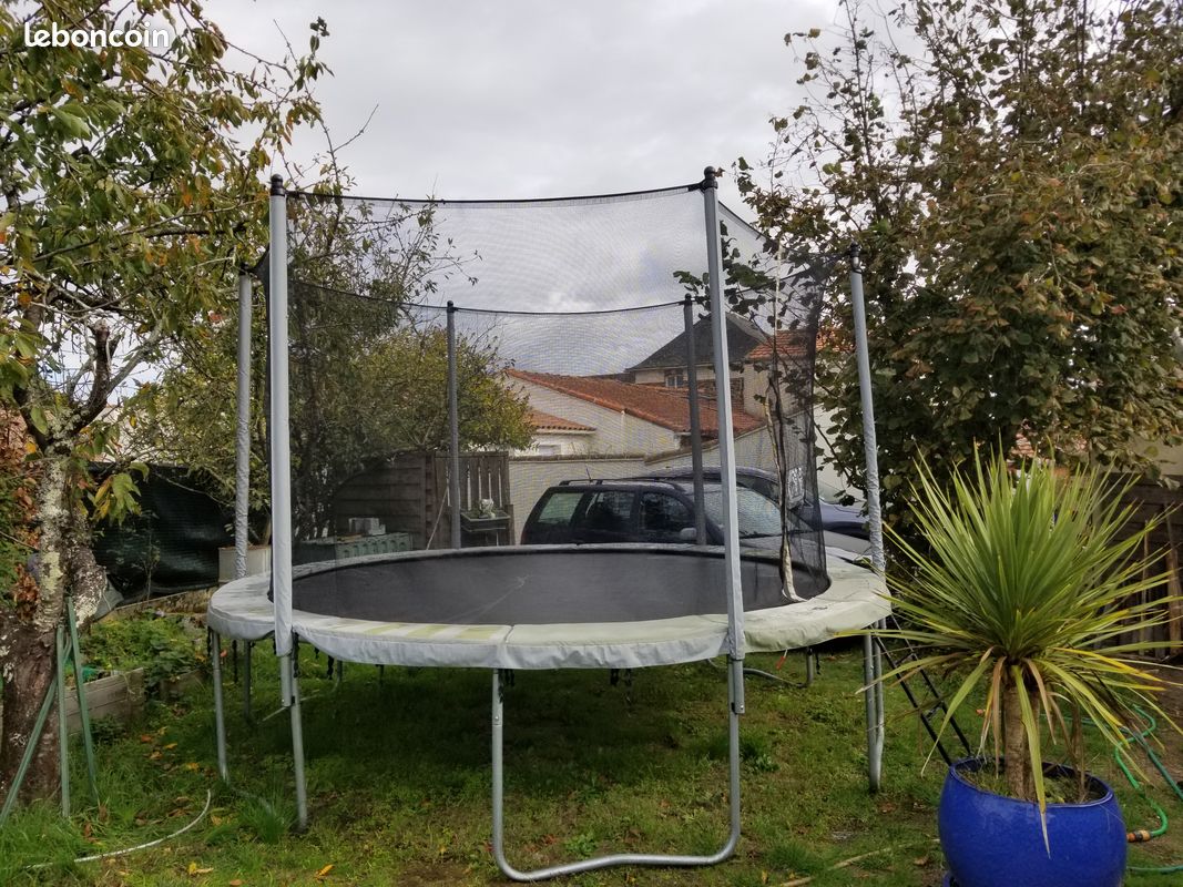 A vendre TREMPOLINE (image 3)