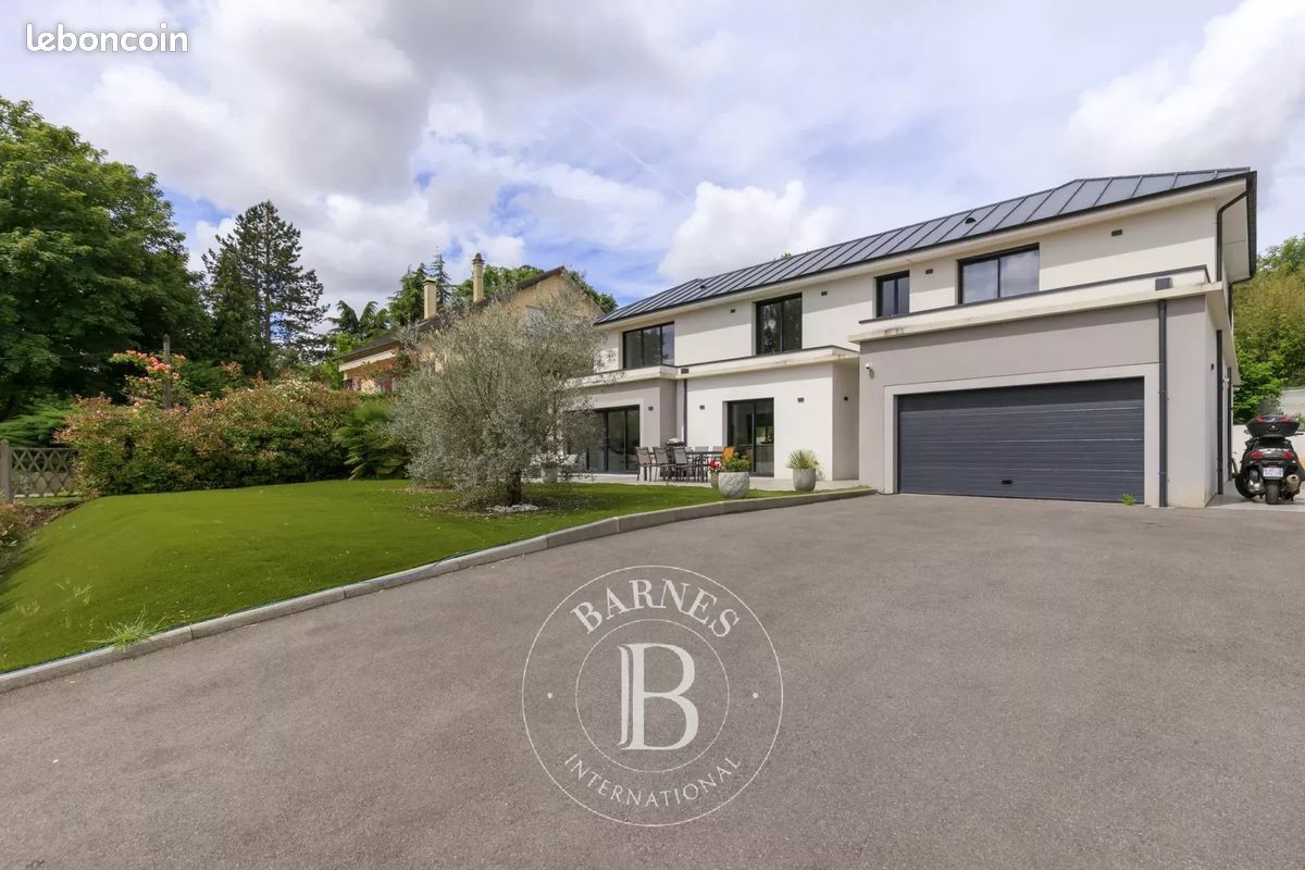 Maison 8 pièces 235 m² · à Villiers-sur-Orge · 235 m² · 999 000 €