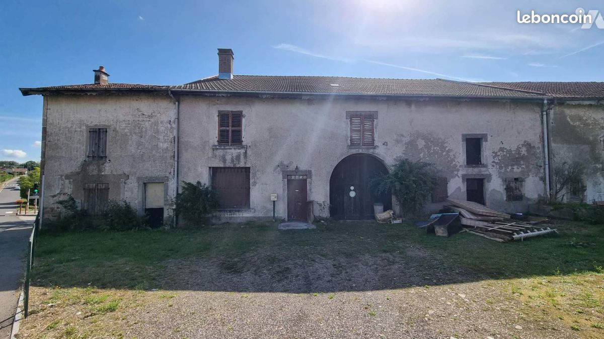Maison 9 pièces 162 m² · à Laval-sur-Vologne · 162 m² · 90 000 €