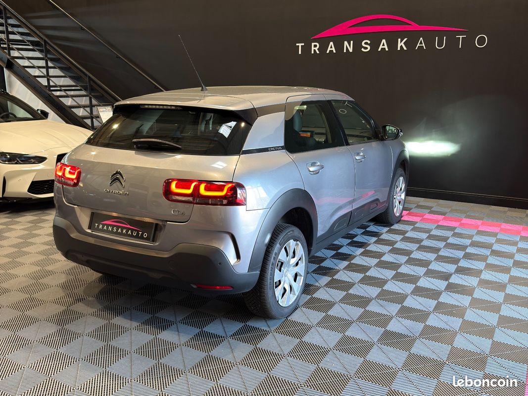 CITROEN C4 CACTUS BlueHDi 100 BVM6 Feel / moteur remplacer chez citroen à 120000 km / entretiens à jour / pneus neuf (image 5)