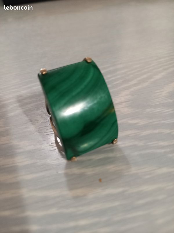 Bague pierre naturelle vert émeraude grosse bague monture metal ou