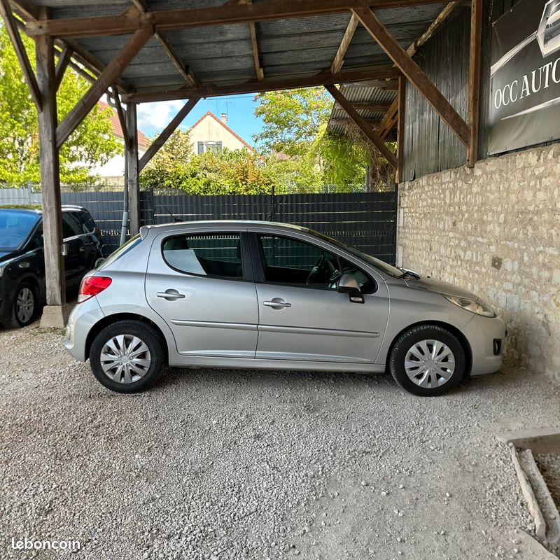 PEUGEOT 207 1.6 HDI 92cv BUSINESS PACK / Kit Distrib Ok / Régulateur / Bluetooth /Carplay possible (image 6)