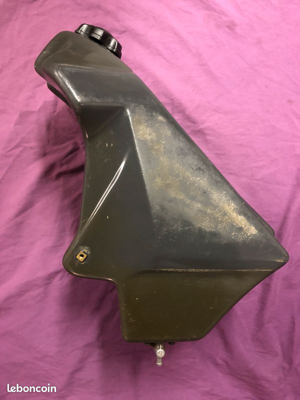 Réservoir Suzuki 250 RM 93-95 (image 1)