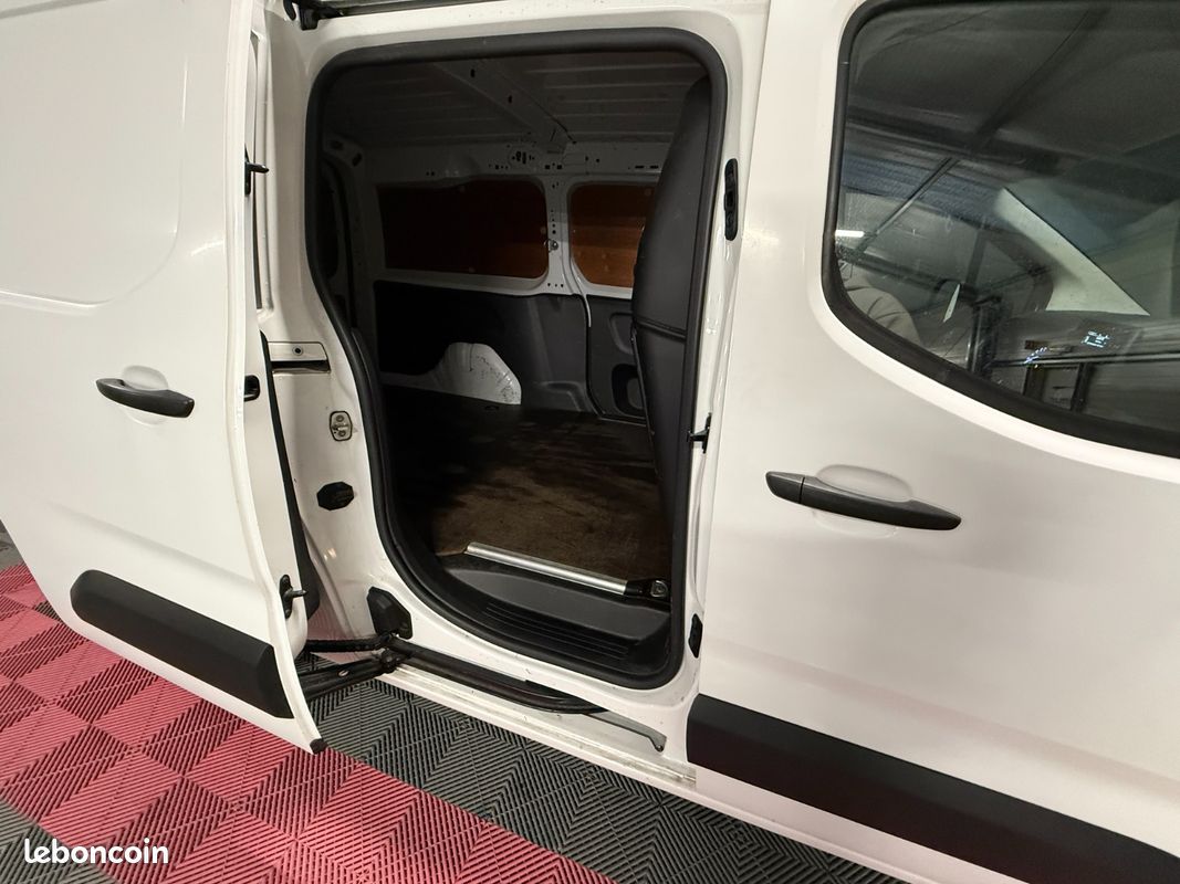 CITROEN BERLINGO Taille XL BlueHDi 130 SS BVM6 Feel (image 33)