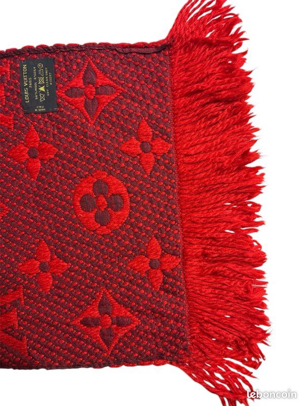 🧣 Écharpe Louis Vuitton Rouge Monogram – Laine & Soie – Authentique (image 3)