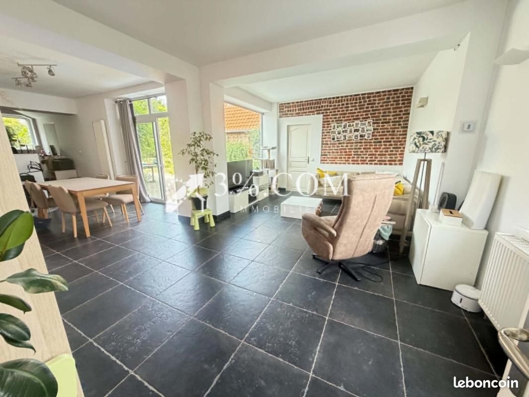 Maison 8 pièces 170 m² · à Thumeries · 170 m² · 380 000 €