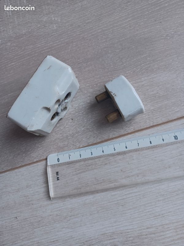 Ancienne Prise En Porcelaine Blanche – Style Vintage Pour Intérieur
