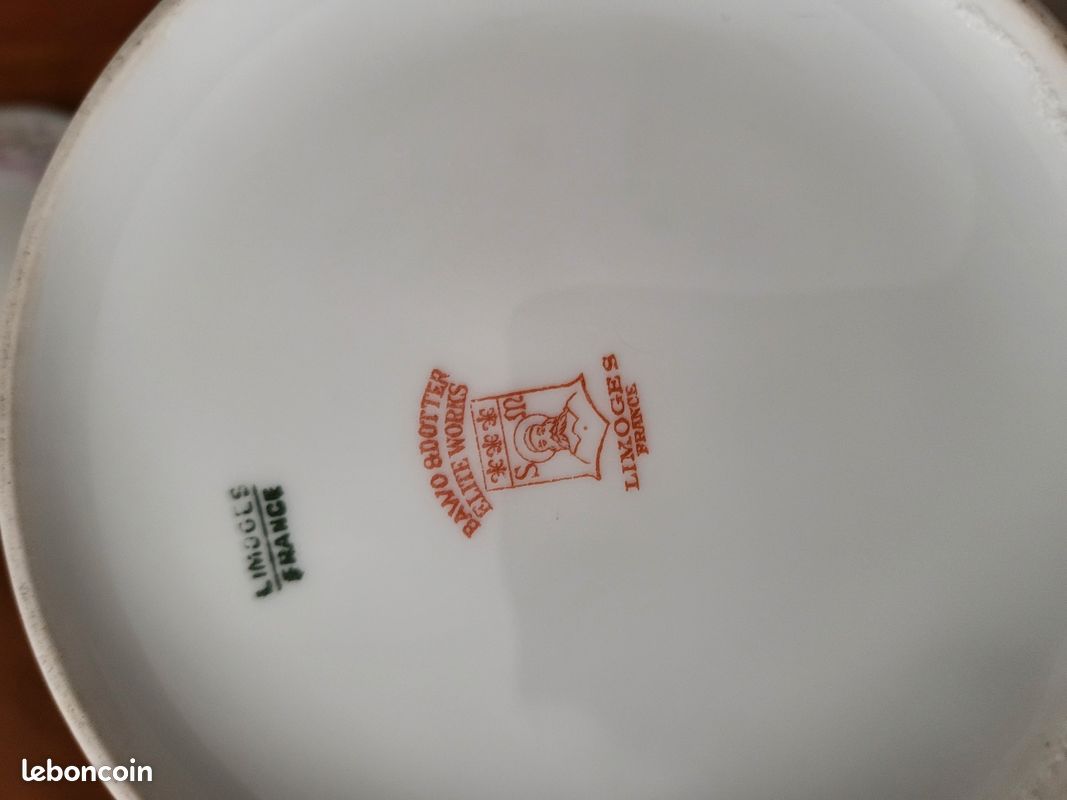 Grand pot / sucrier en porcelaine de Limoges (image 5)