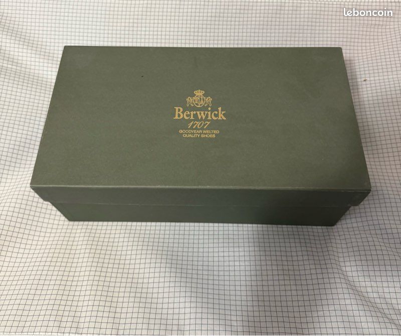 Chaussures de ville noires BERWICK 41 (image 2)