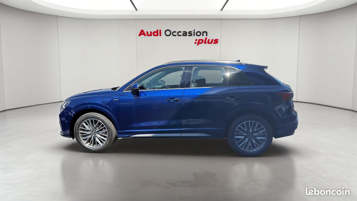 AUDI Q3 45 TFSIe 245 ch S tronic 6 S line (image 2)
