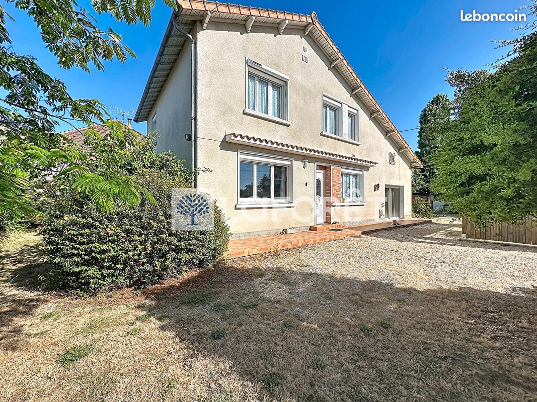 Maison 6 pièces 121 m² · à Saint-Varent · 121 m² · 159 490 €