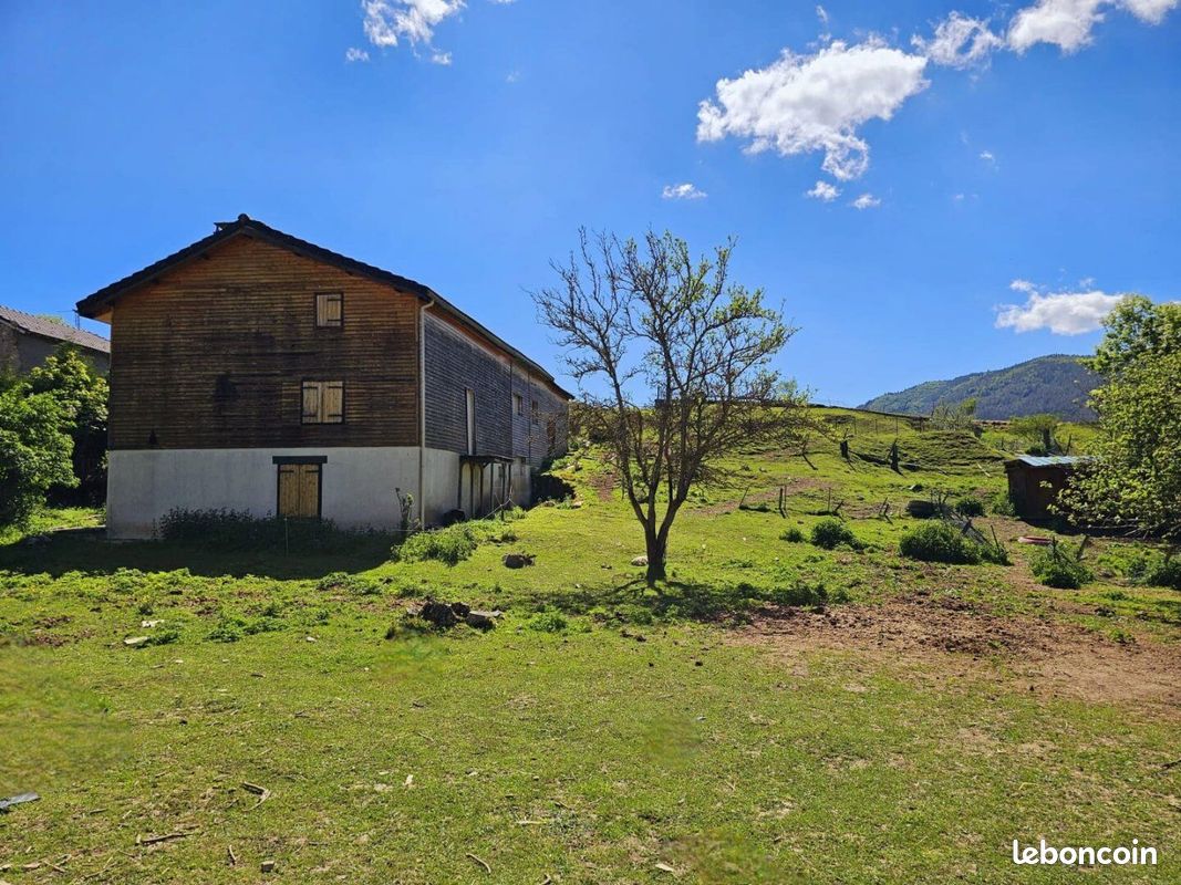 Maison 8 pièces 202 m² · à Camurac · 202 m² · 299 000 €