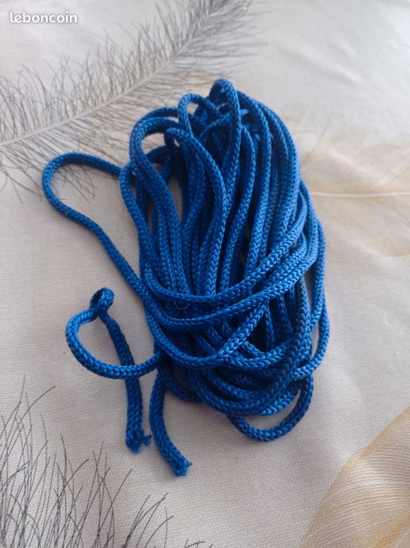 Cordons 7 mètres polyester environ 8mm d'épaisseur (image 1)