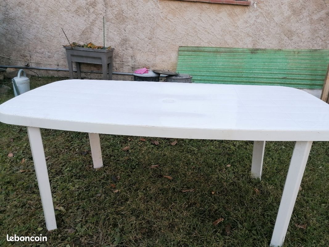 Table de jardin blanche (image 2)