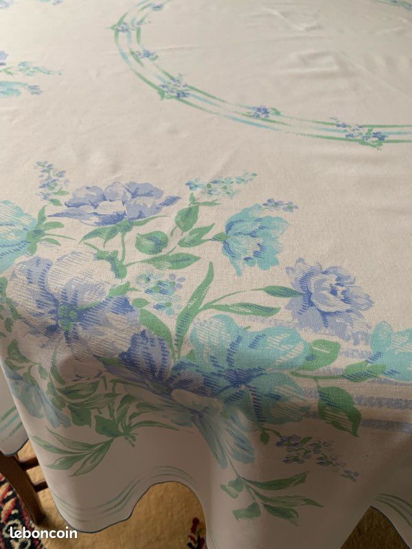 Nappe fleurie + 8 serviettes assorties (image 1)