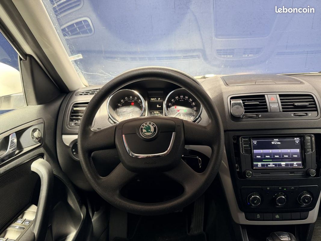Skoda yeti 2.0 tdi 140 elegance 4x4 dsg bva (image 8)