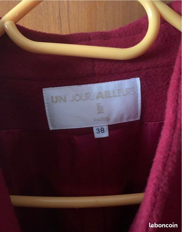 Manteau rouge pour femme (image 3)