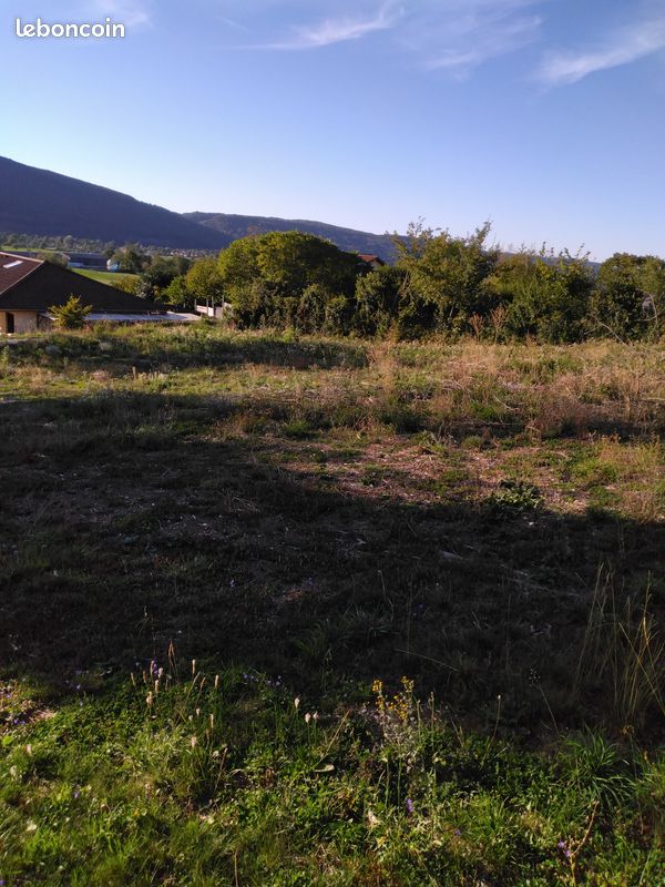 Vente d'un terrain à bâtir · à Outriaz · 62 400 €