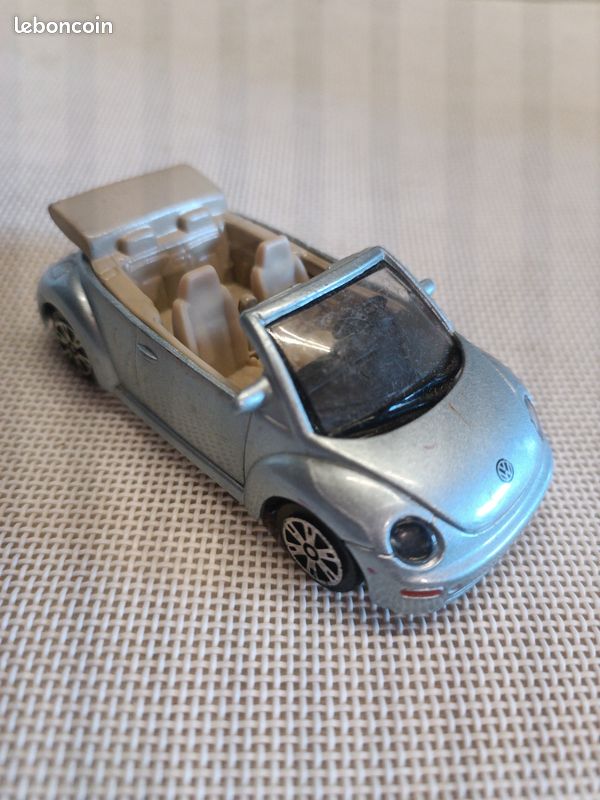MAISTO VOLKSWAGEN NEW BEETLE CABRIOLET gris 1/43 (image 4)