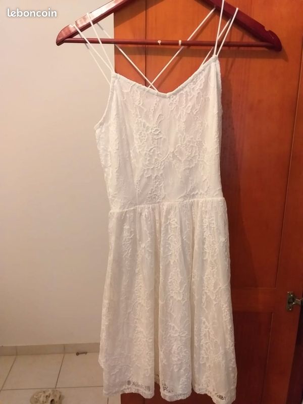 Robe de cérémonie (image 1)