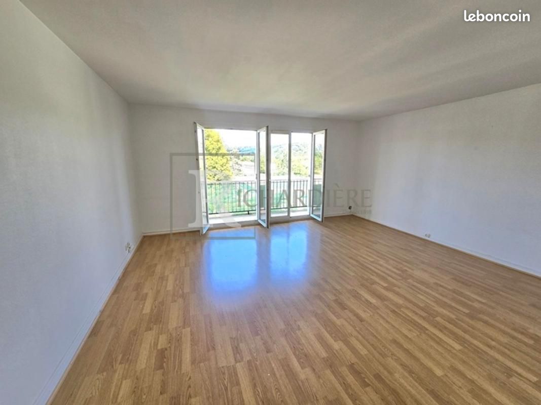 Appartement 4 pièces 98 m² · à Villebon-sur-Yvette · 98 m² · 1 300 €/mois