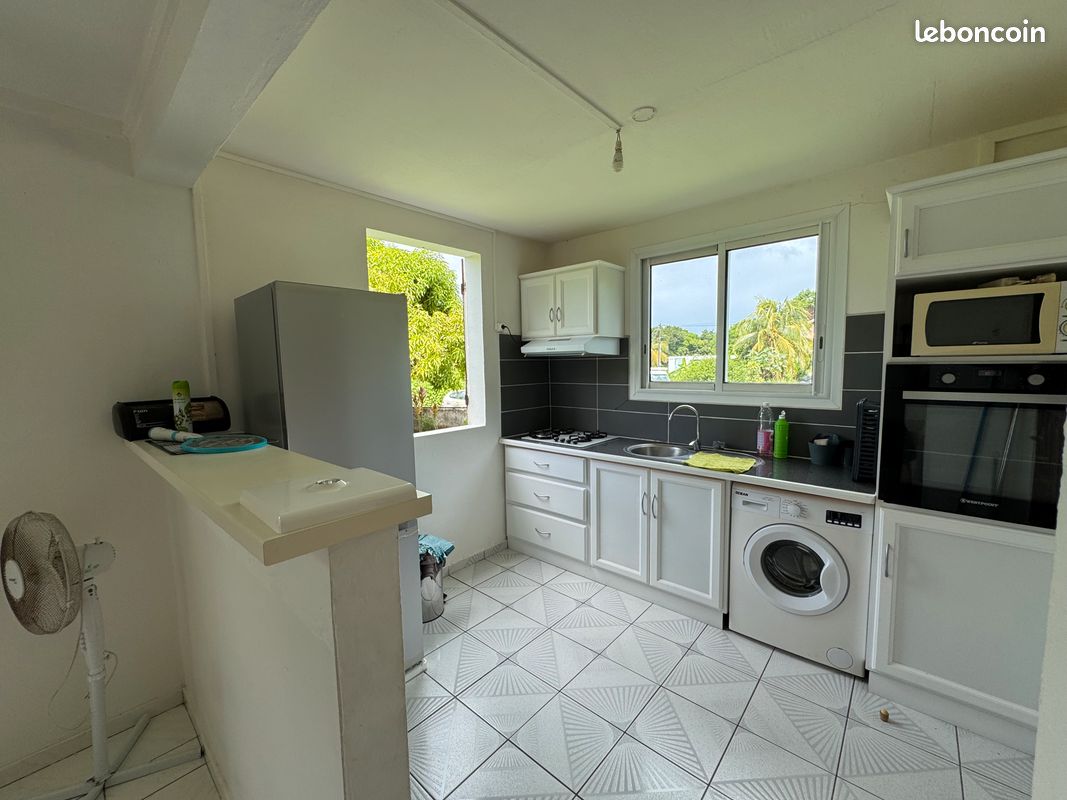 Appartement 3 pièces 81 m² · à Pointe-Noire · 81 m² · 800 €