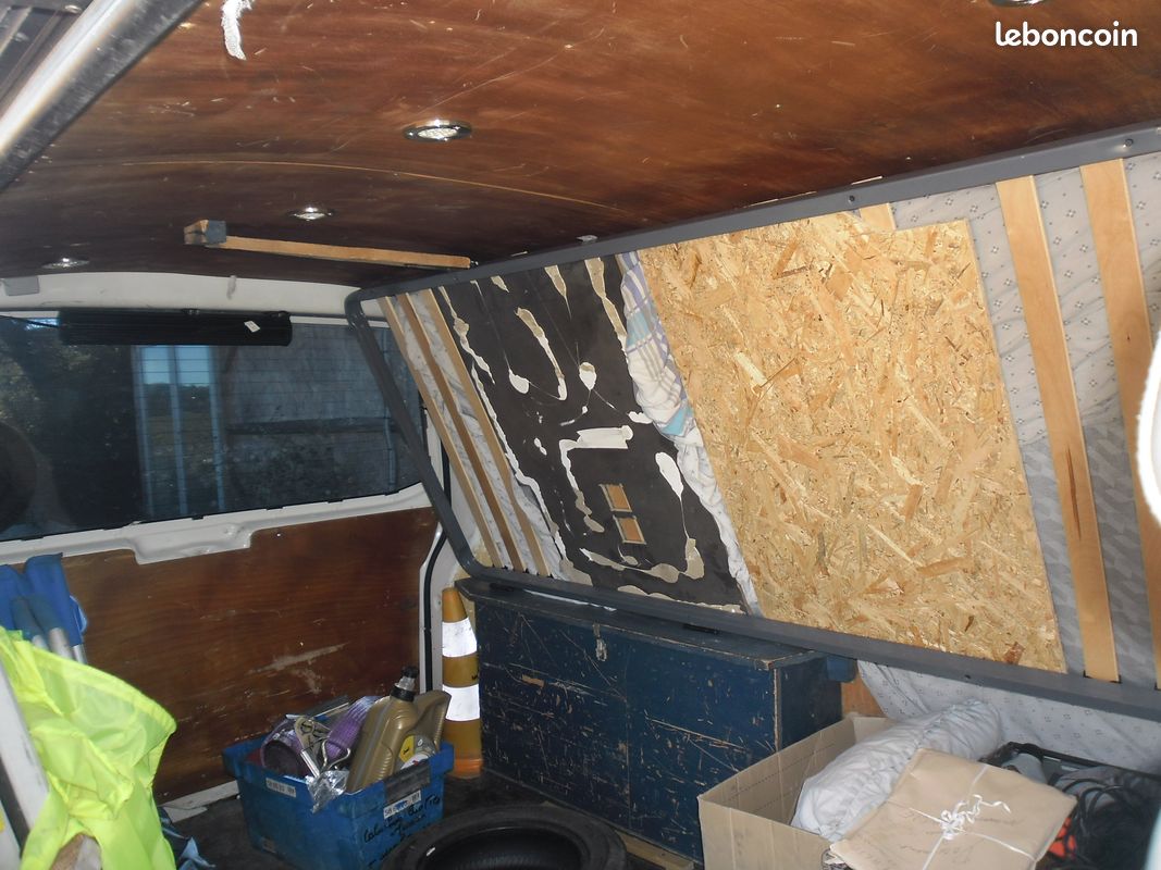 Vw t5 130 tdi fourgon complet pour pieces (image 2)