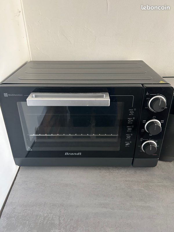 Brandt mini four FC405MB (image 1)