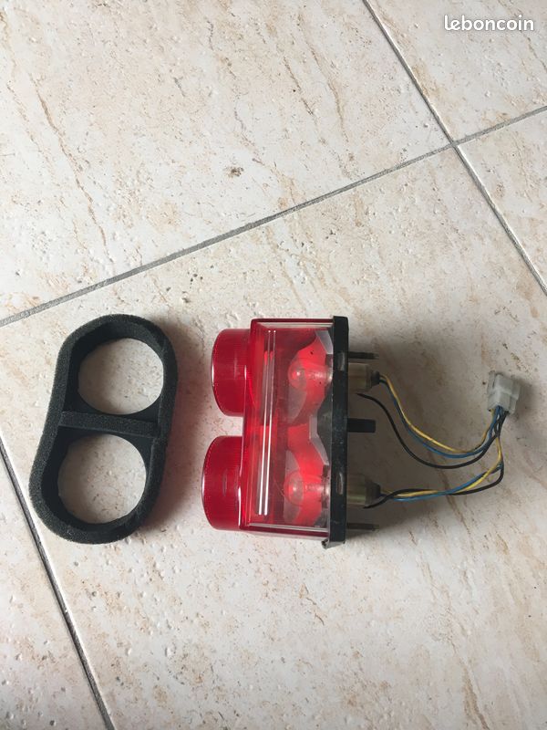 Original Feux arrière yamaha R1 98 (image 3)