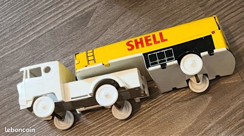 Lot De Trois Camions Semi-remorques Jouets Sésame – Années 70 – État Correct
