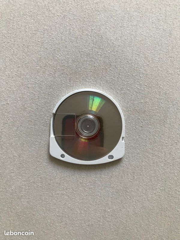 Jeu PSP INVIZIMALS ,très bon état (image 2)