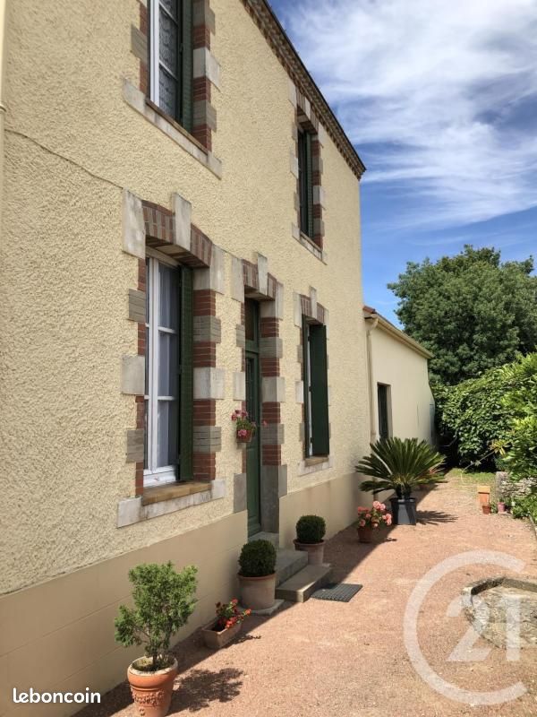Maison 8 pièces 159 m² · à La Marne · 159 m² · 260 000 €