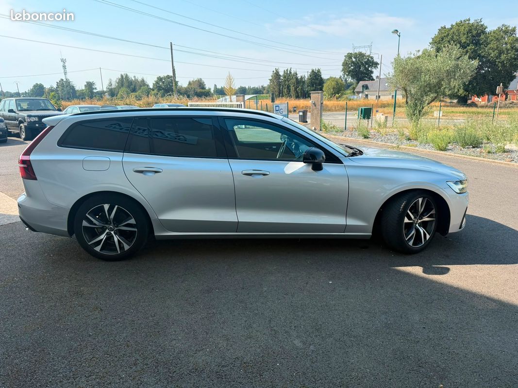 VOLVO V60 - B4 - 2.0 - 197 ch - Finition PLUS STYLE DARK - TVA RECUPERABLE (image 3)