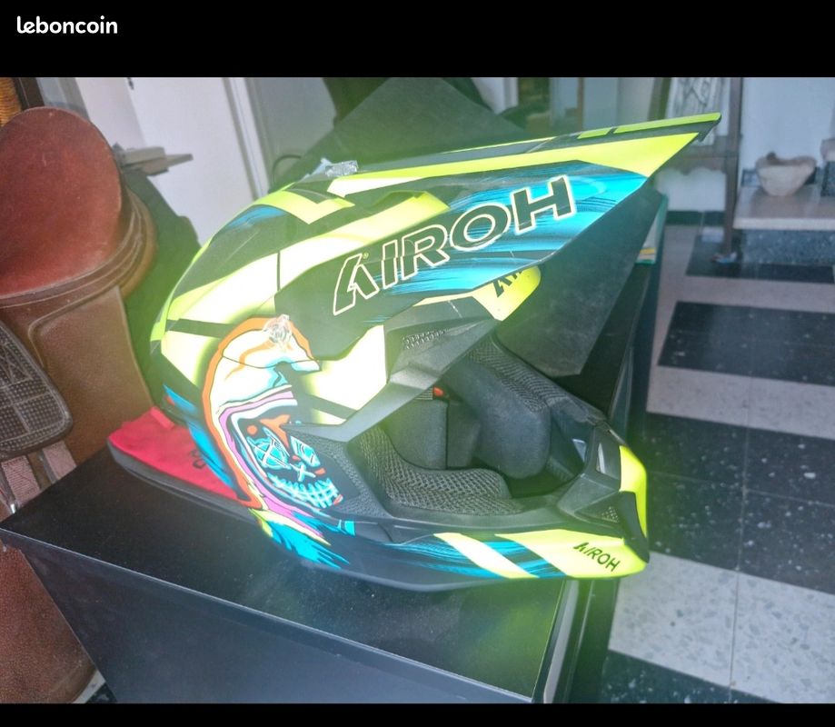 Casque cross airoh taille xs (image 1)