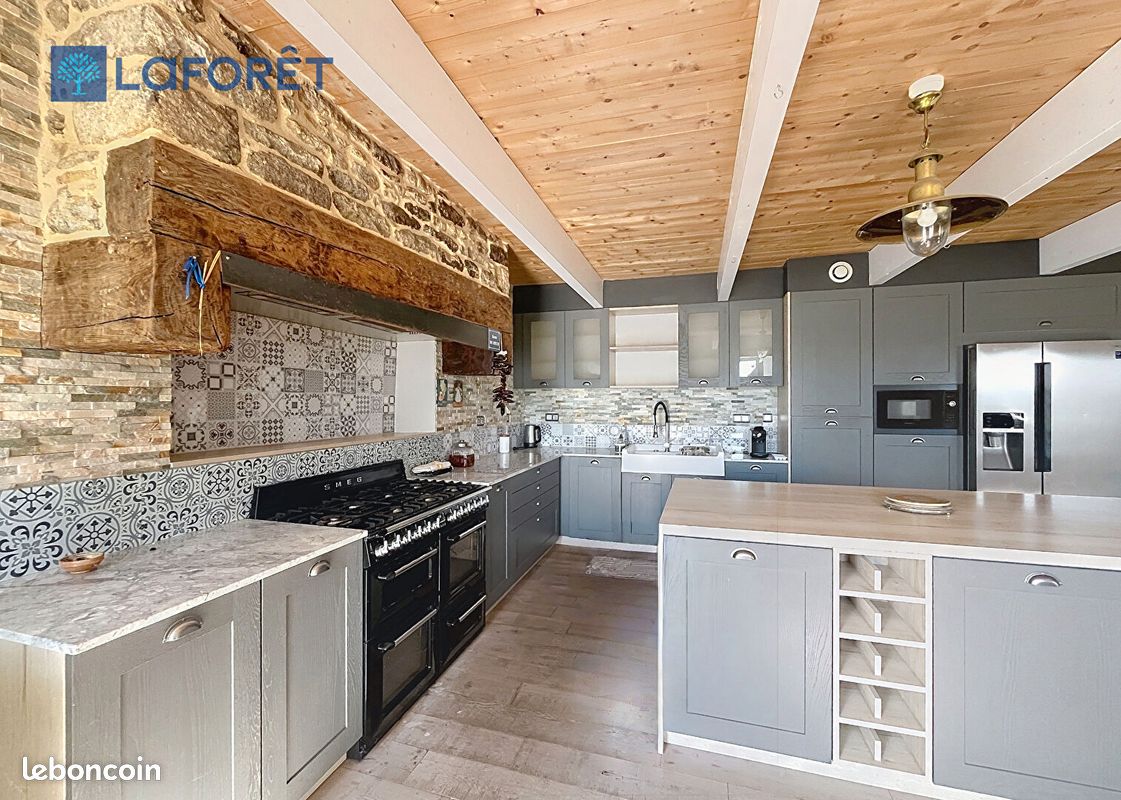 Maison 10 pièces 276 m² · à Merlevenez · 276 m² · 735 000 €