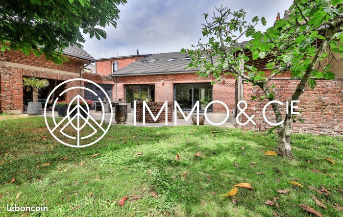 Maison 6 pièces 219 m² · à Pérenchies · 219 m² · 499 000 €