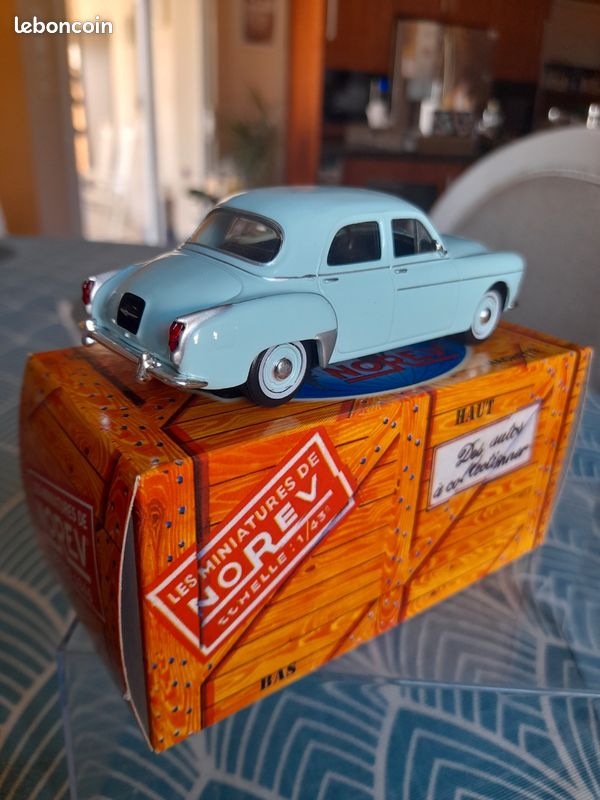 Norev 1:43 Renault Frégates Grand Pavois - Miniature Voiture Plastique - Occasion