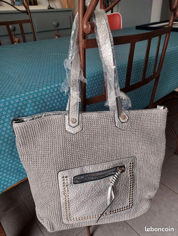 Sac à main toile argenté H34 L44cm (image 1)