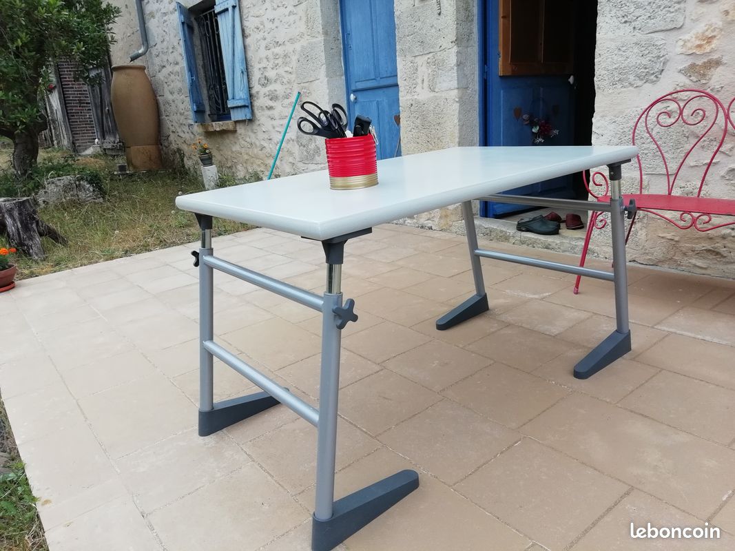 Bureau-Table (image 1)