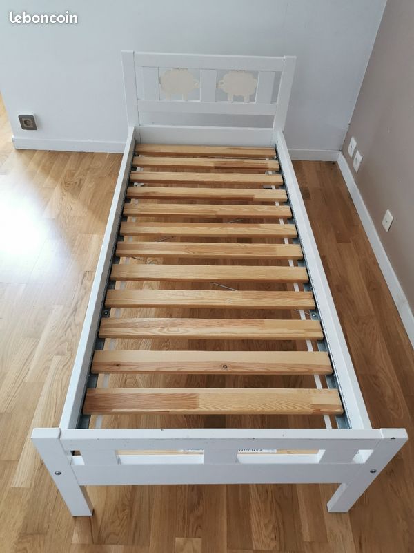 Lit enfant avec matelas et barrière de sécurité (image 1)