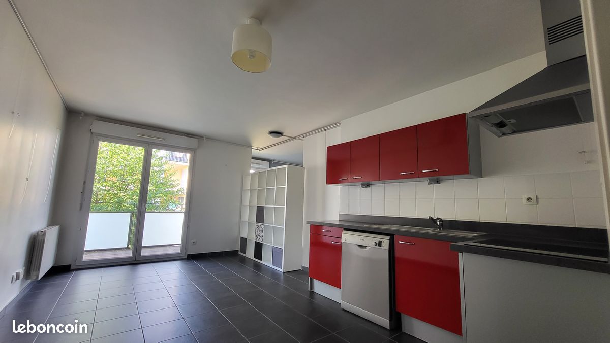 Parking 35 m² · à Lyon · 35 m² · 770 €/mois