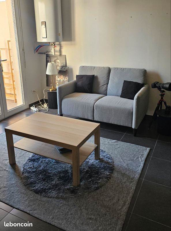 Ensemble canapé 2 places et petite table basse Ikea (image 1)