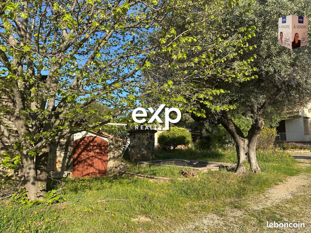 Terrain Toulon · 215 000 €